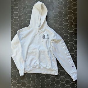 Thick white Champion hoodie in great condition. Oversized fit. Worn once!